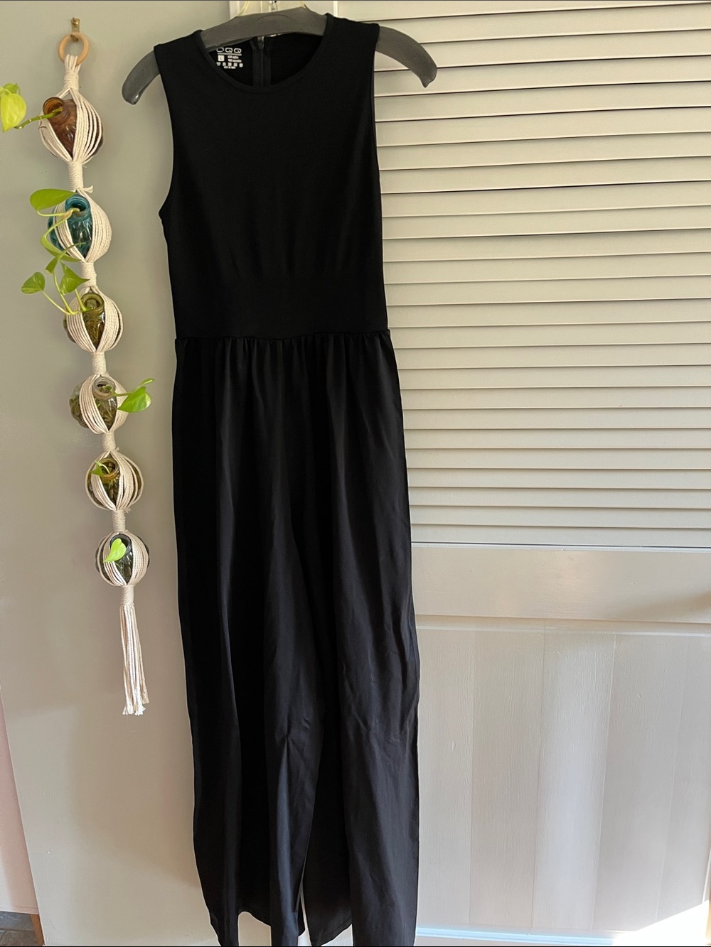 Sleeveless Black Wide-Leg Jumpsuit by OQQ